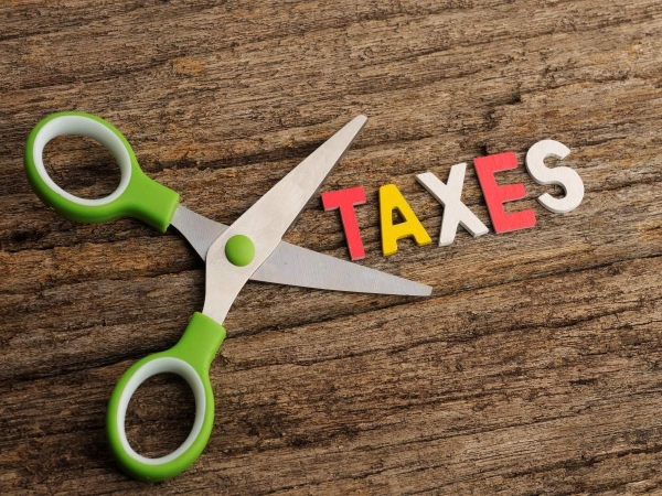 Year-end tax planning: How to make the most of the tax deductions available? Here are 5 ways
